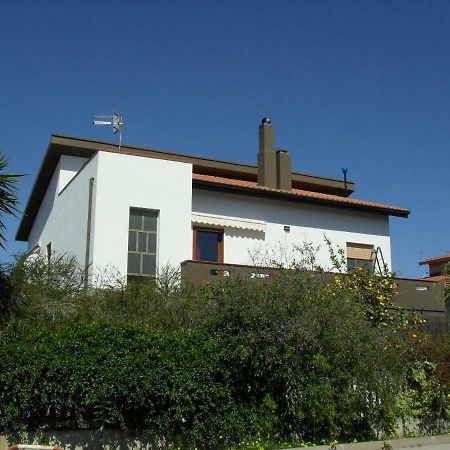 Il Bouganville Carbonia Extérieur photo