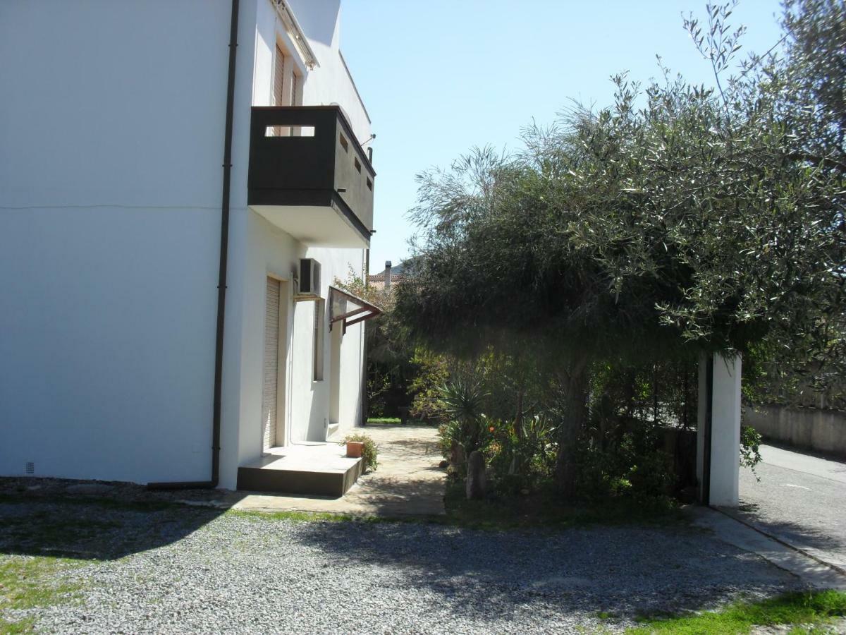 Il Bouganville Carbonia Extérieur photo